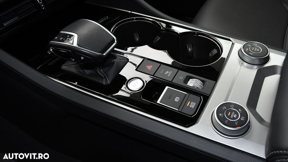 Volkswagen Touareg 3.0 V6 TDI 4Motion DPF Automatik R-Line - 14