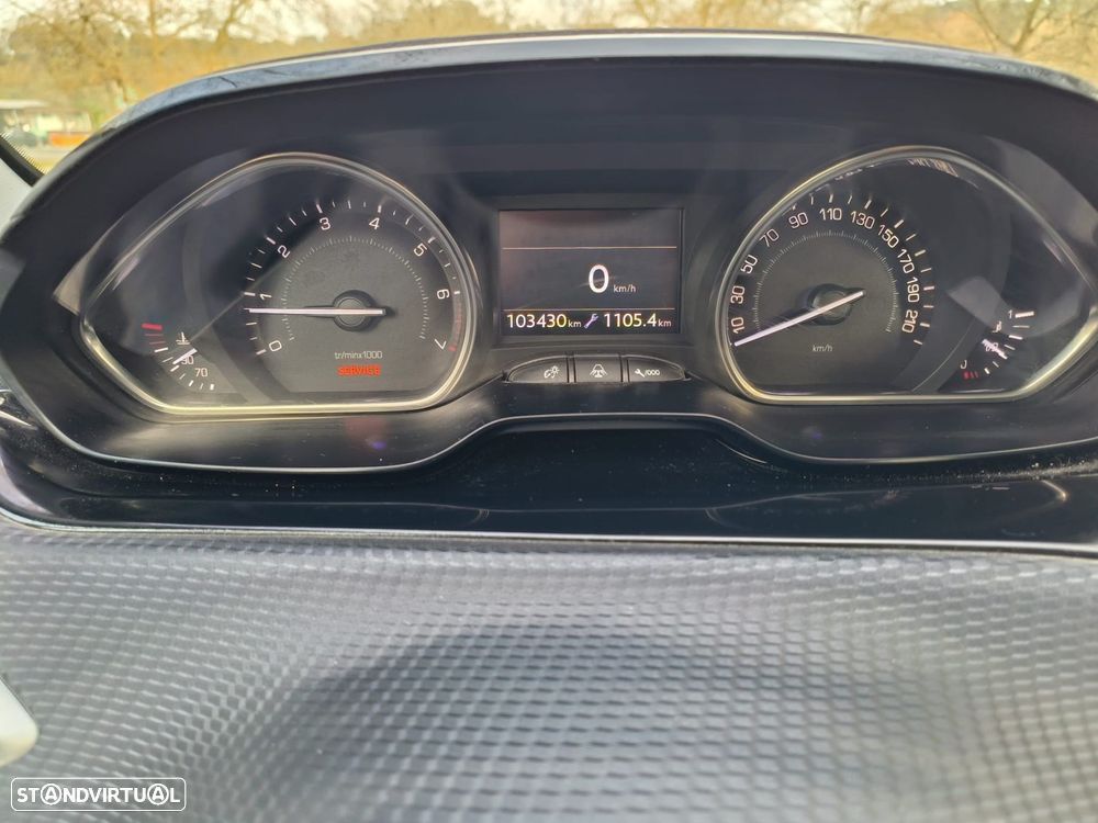 Peugeot 2008 1.2 PureTech Allure - 9