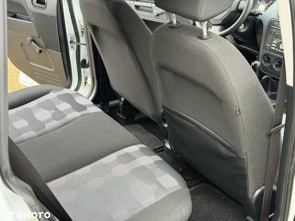 Ford Fusion - 15
