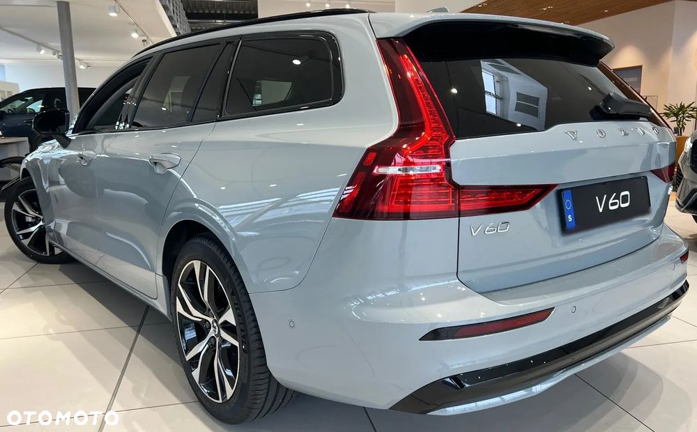 Volvo V60 B4 B DKG Plus Dark - 21