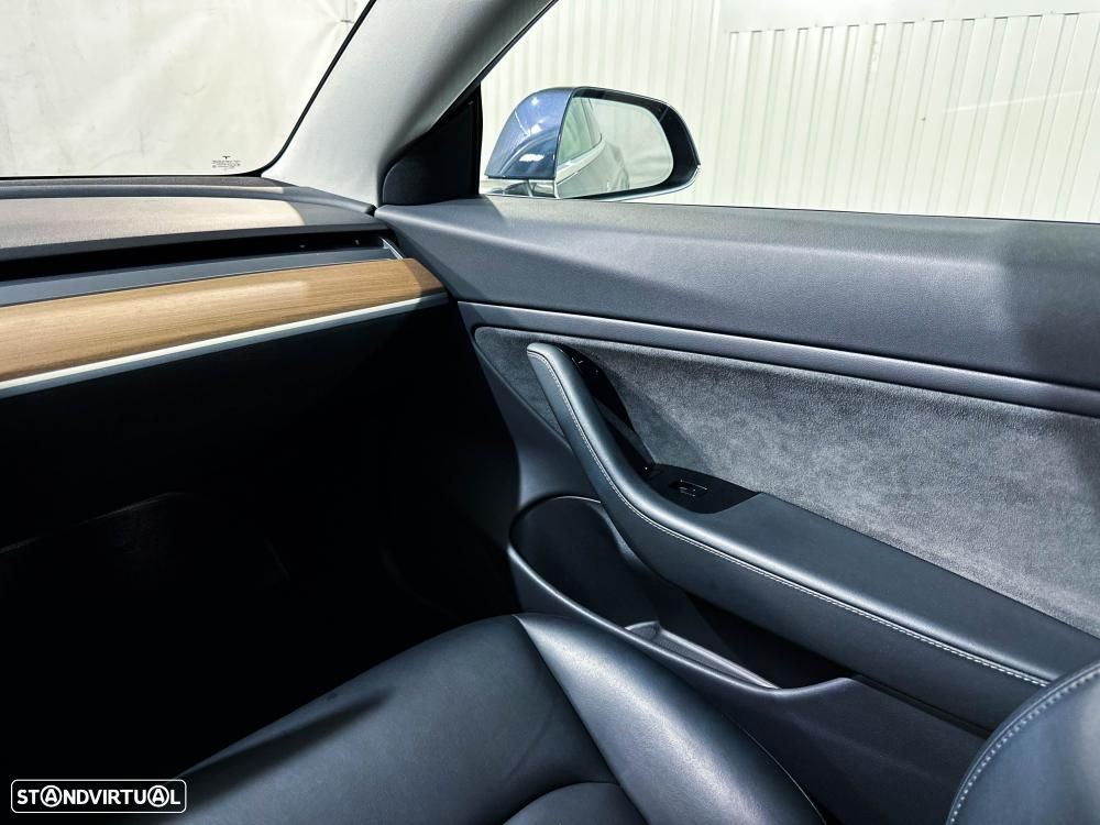Tesla Model 3 Long-Range Dual Motor AWD - 24