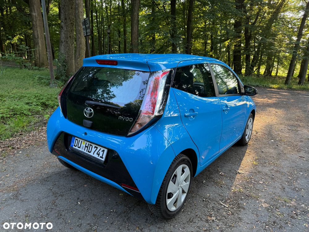 Toyota Aygo x-play touch - 3