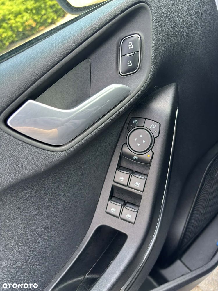 Ford Fiesta 1.0 EcoBoost Hybrid S&S ST-LINE X - 19