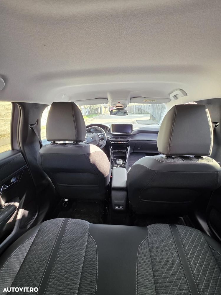 Peugeot 208 1.2L e-DCS6 MHEV Allure - 9