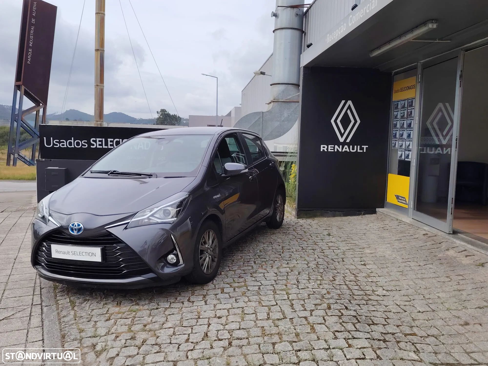 Toyota Yaris 1.5 HSD Comfort+P.Style - 1