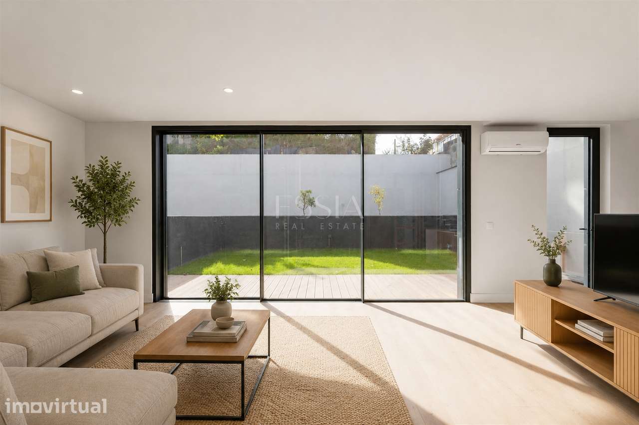 Moradia Geminada T3+1 com Jardim e Três Frentes na Boavista - Grande imagem: 3/46
