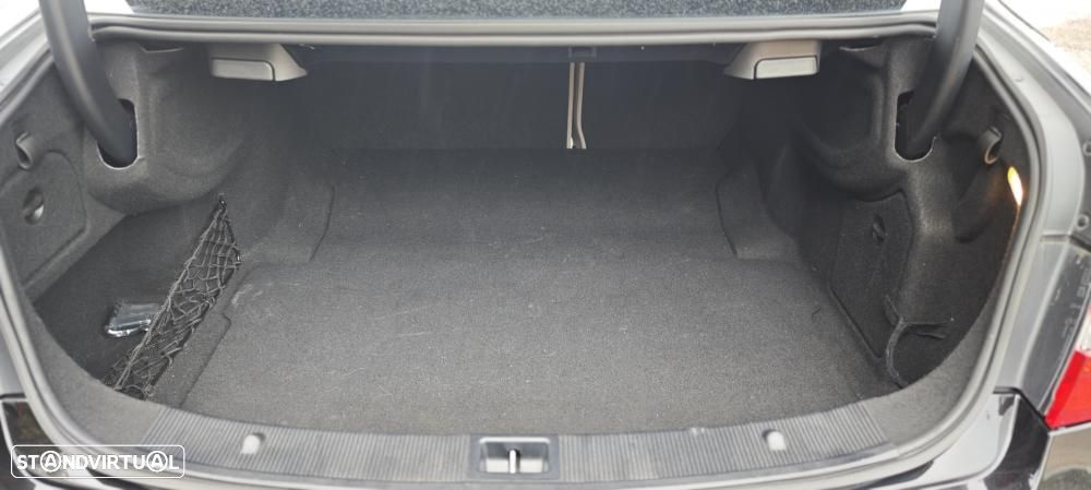 Mercedes-Benz E 220 CDI Avantgarde BlueEfficiency - 35