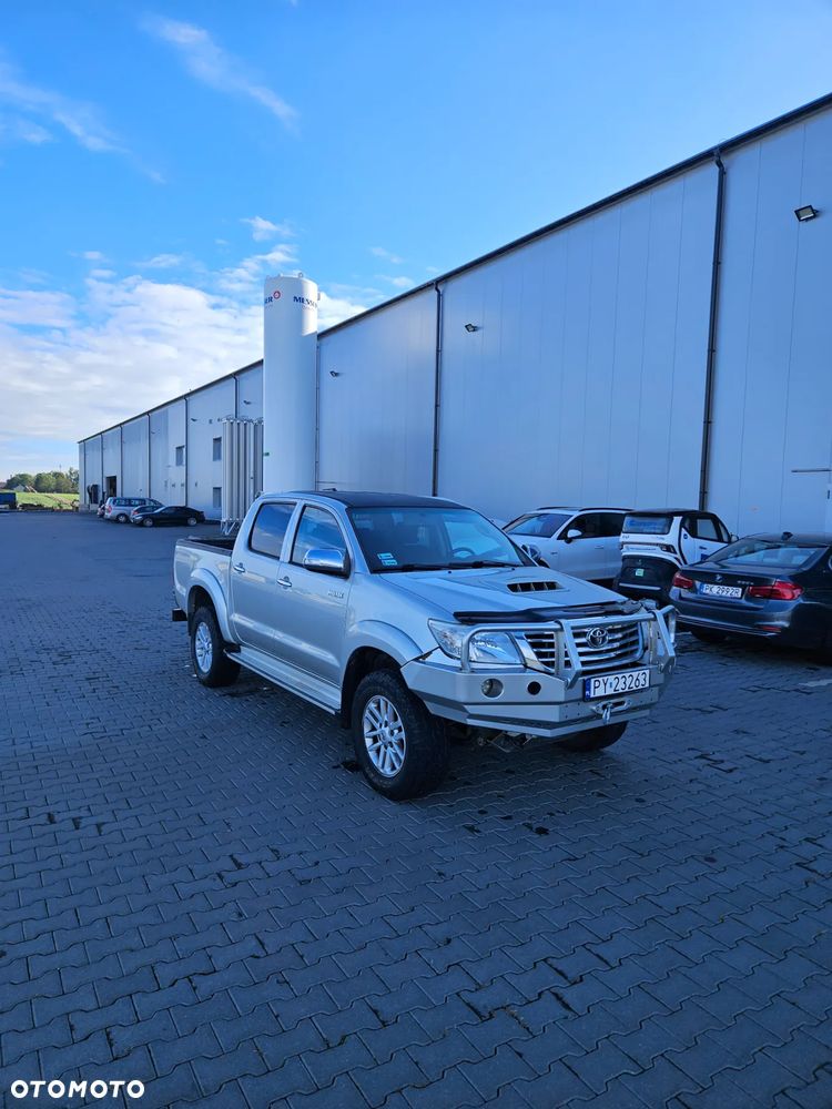Toyota Hilux - 2
