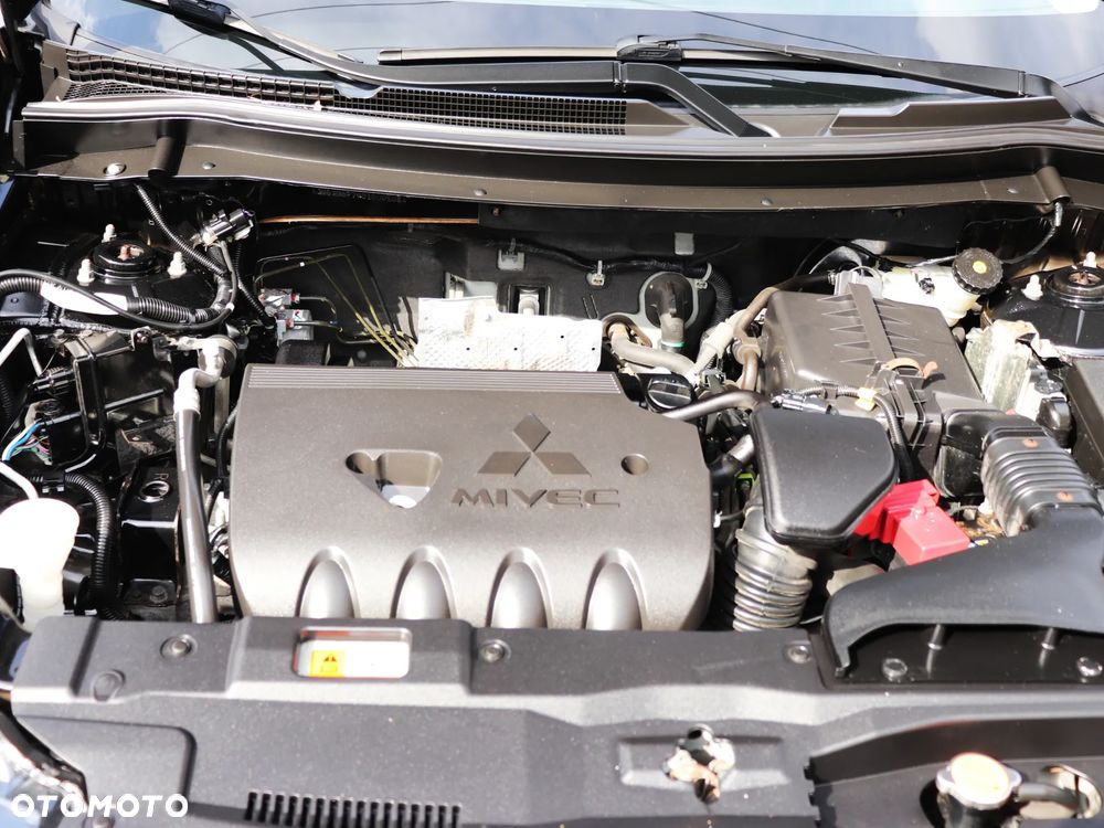 Mitsubishi Outlander 2.0 Intense 2WD - 32