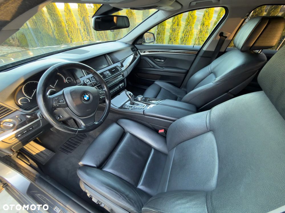 BMW Seria 5 528i xDrive Sport-Aut Luxury Line - 18