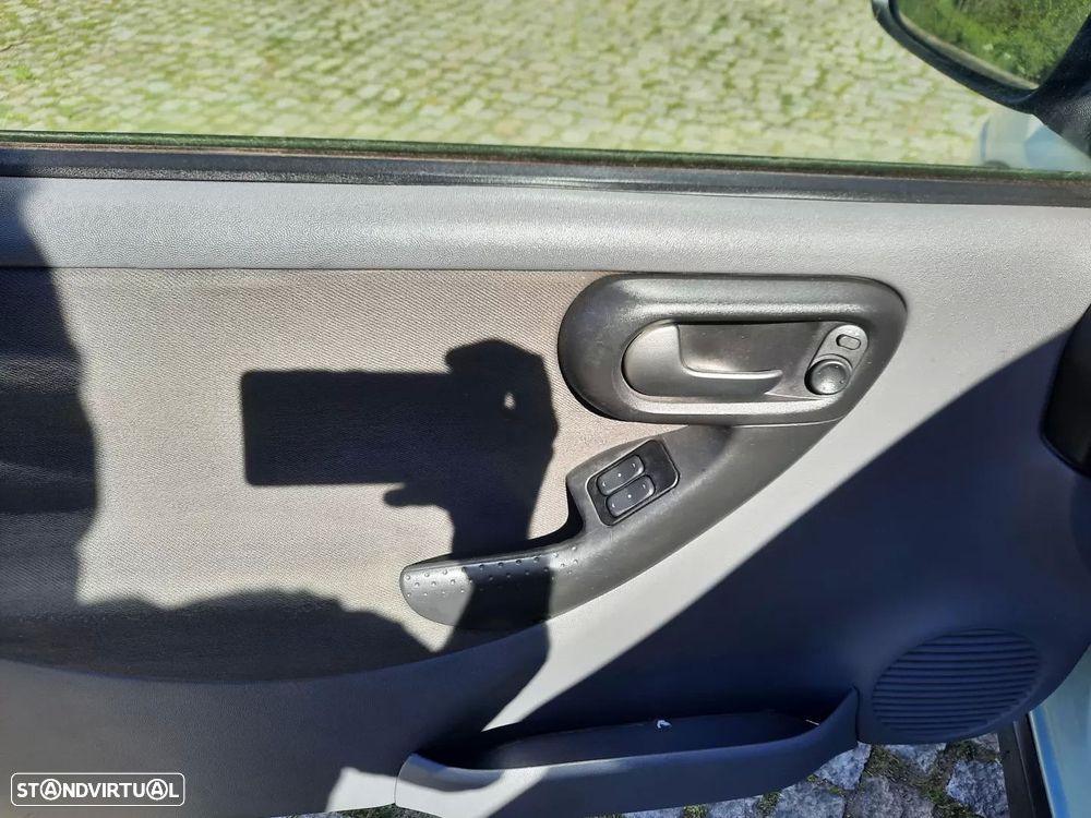 Opel Corsa 1.2 16V Sport - 6