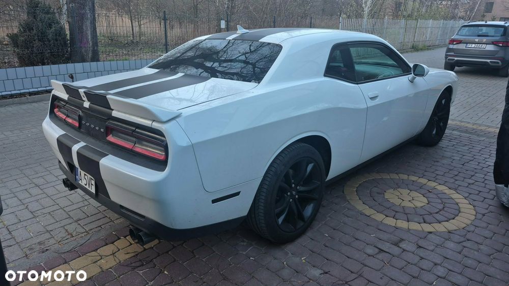 Dodge Challenger - 4