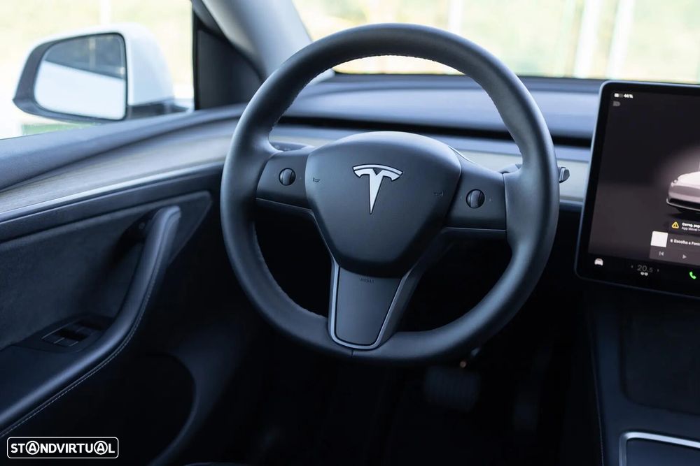 Tesla Model Y Long Range Dual Motor AWD - 3