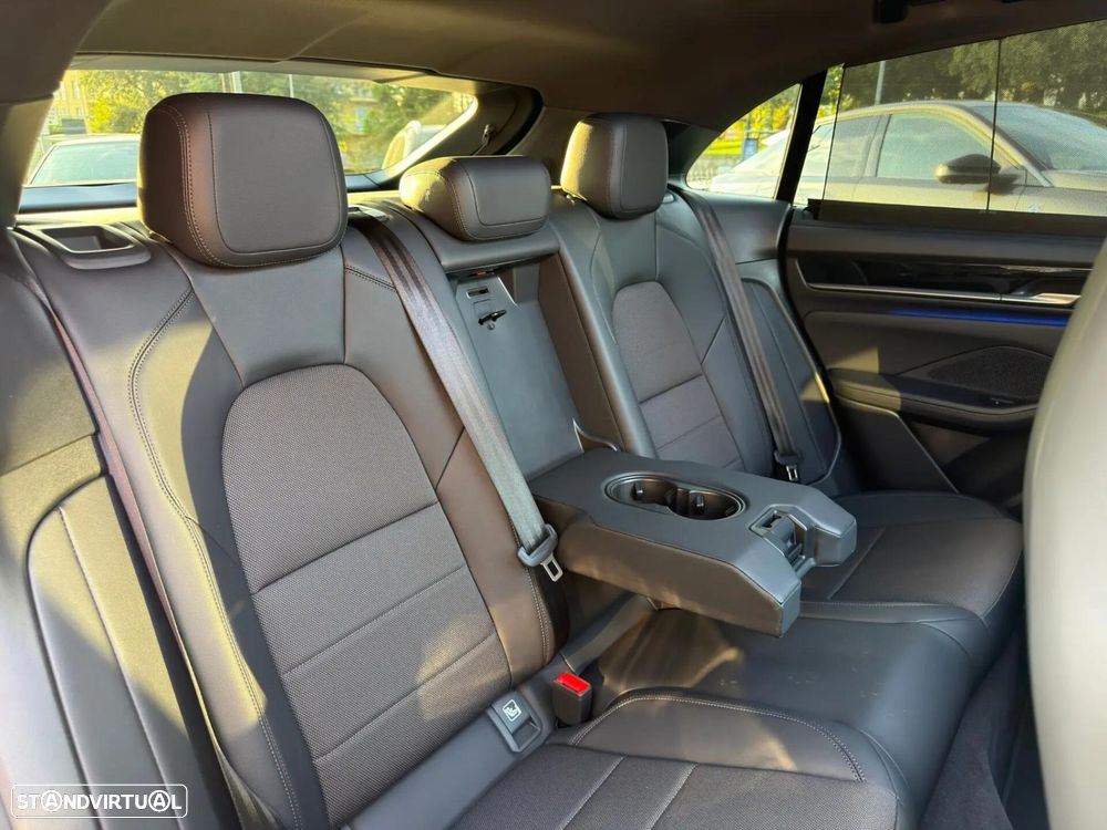 Porsche Macan Electric 4 - 31