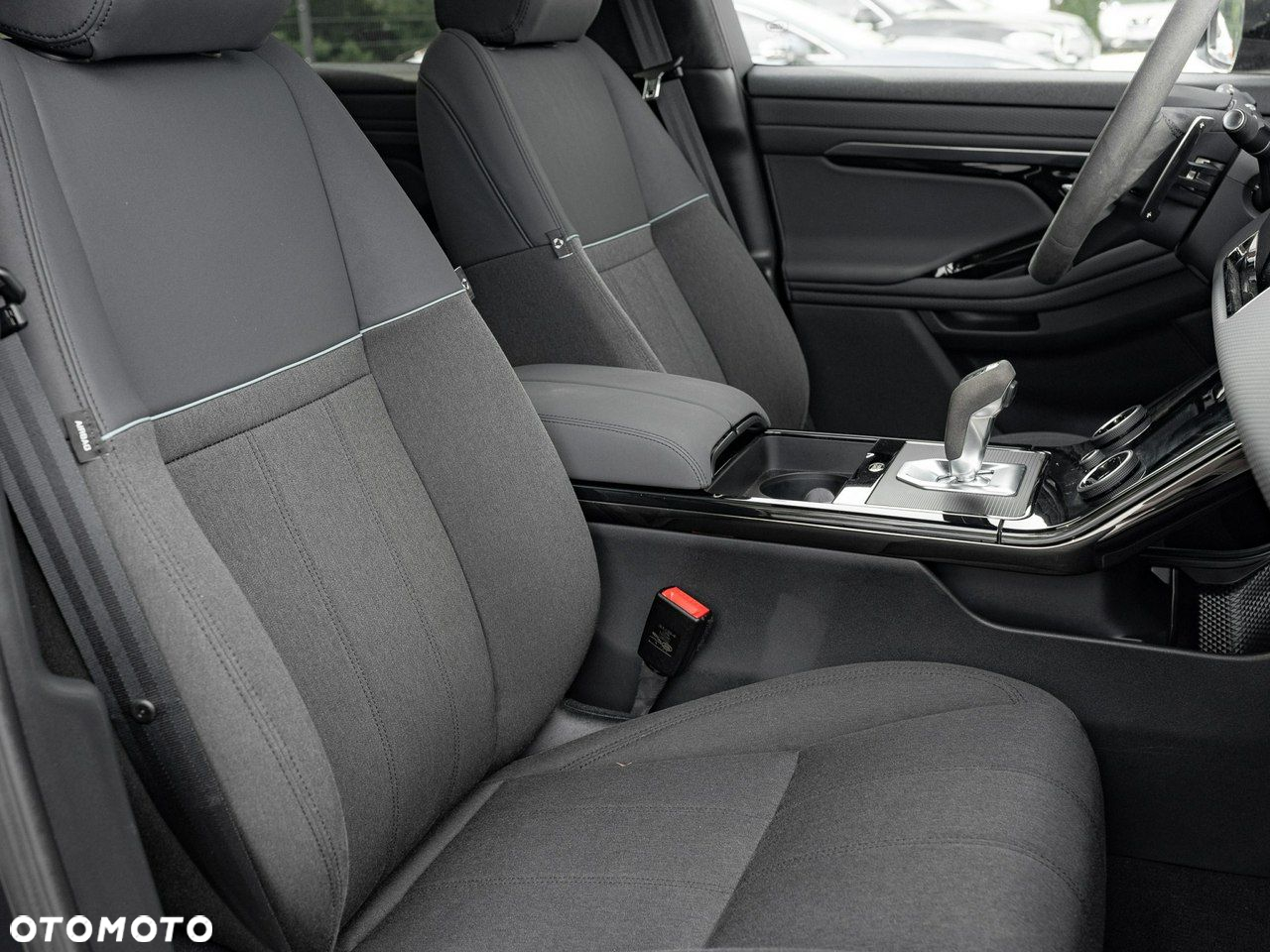 Land Rover Range Rover Evoque - 31