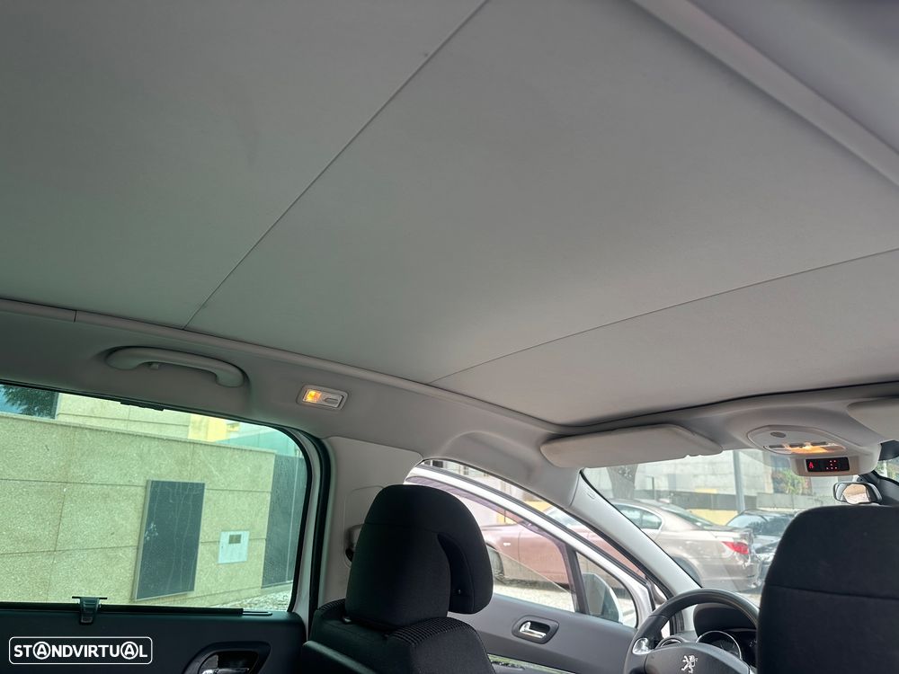 Peugeot 5008 1.6 BlueHDi Allure - 29