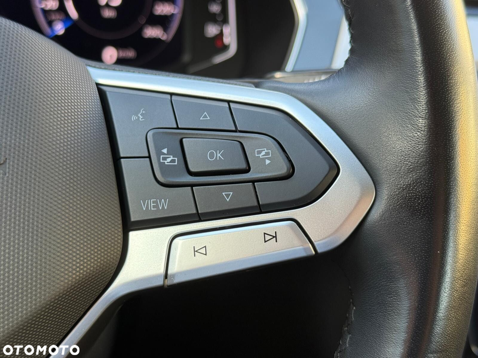 Volkswagen Passat - 13