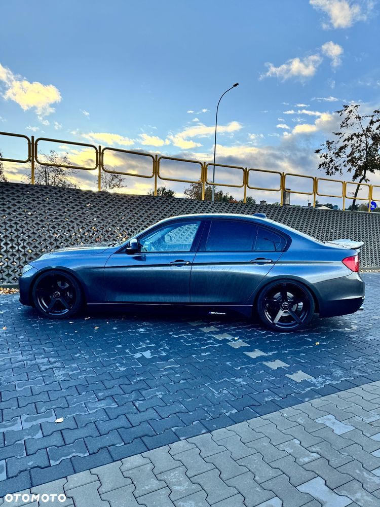 BMW Seria 3 316d Sport Line - 13