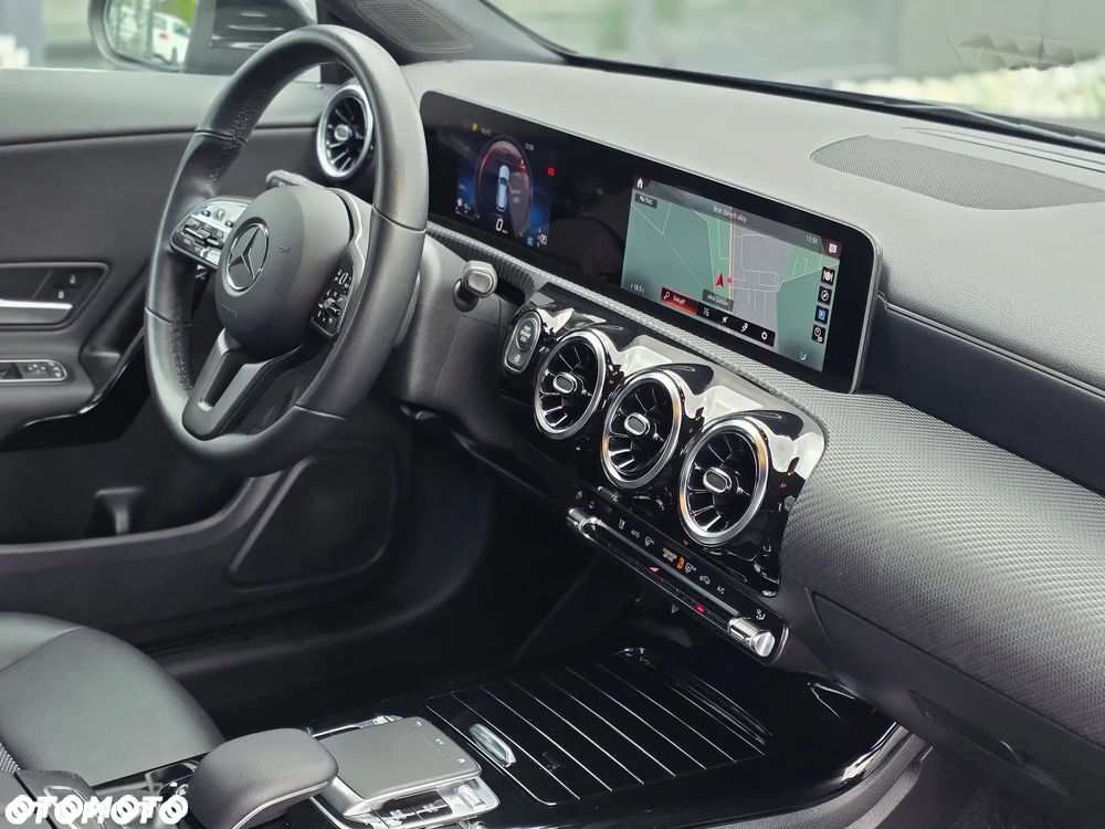 Mercedes-Benz CLA 200 AMG Line 7G-DCT - 12