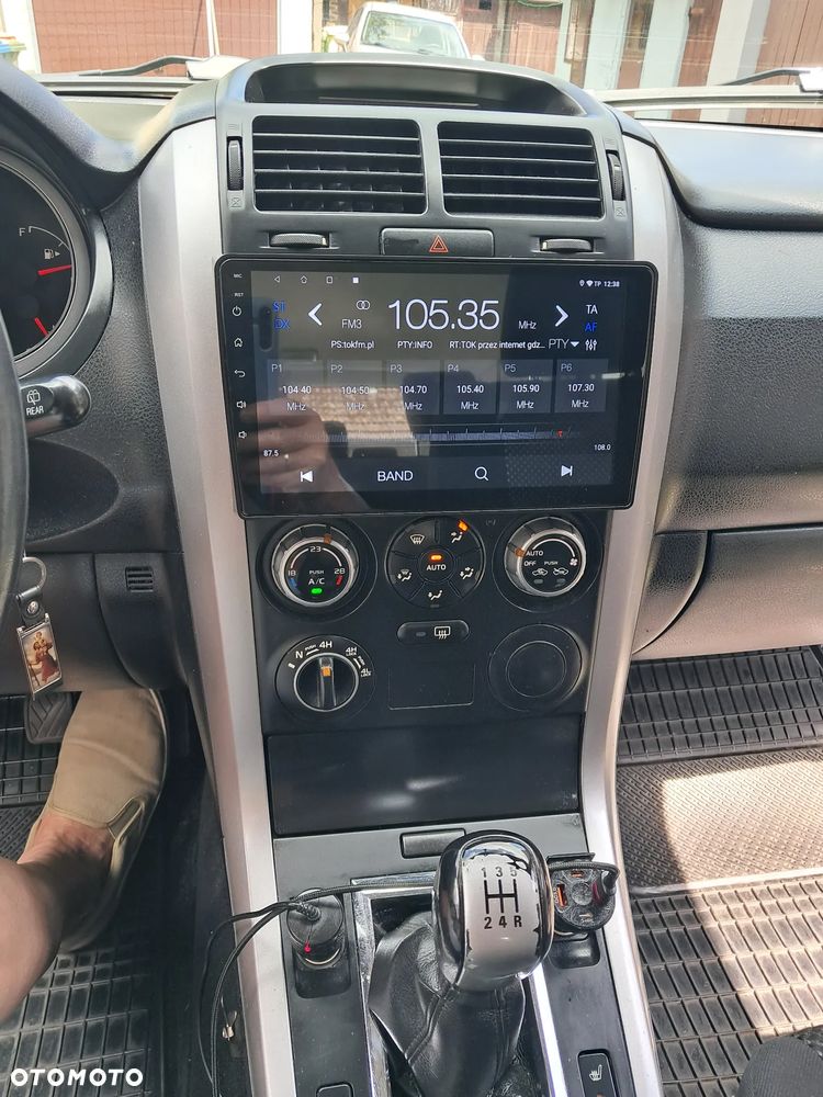 Suzuki Grand Vitara 2.0 - 32