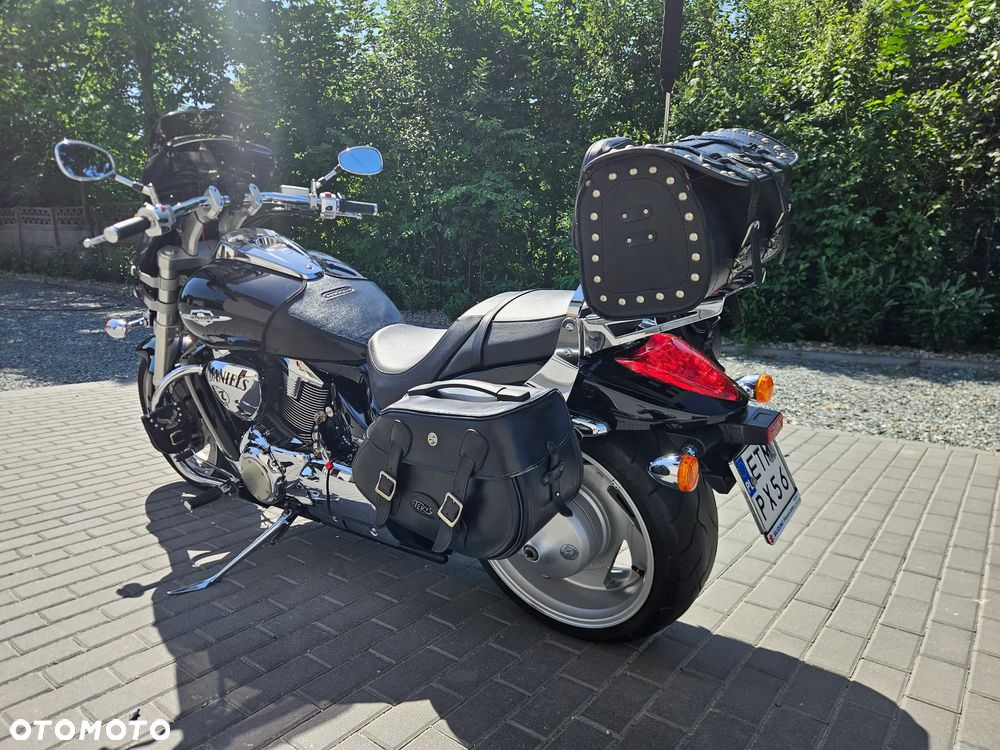 Suzuki Intruder - 6
