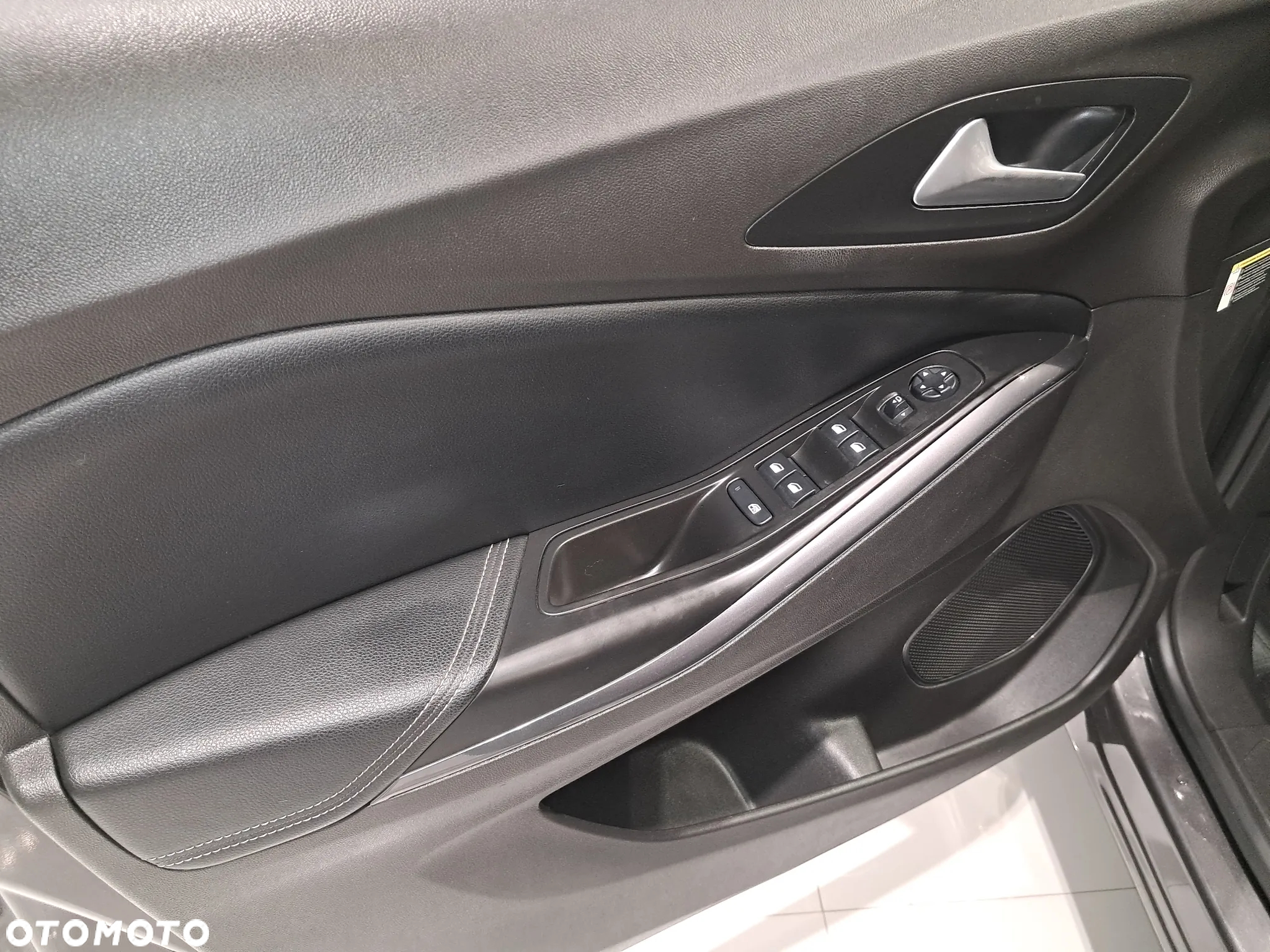 Opel Grandland X 1.2 T GPF Enjoy S&S - 13
