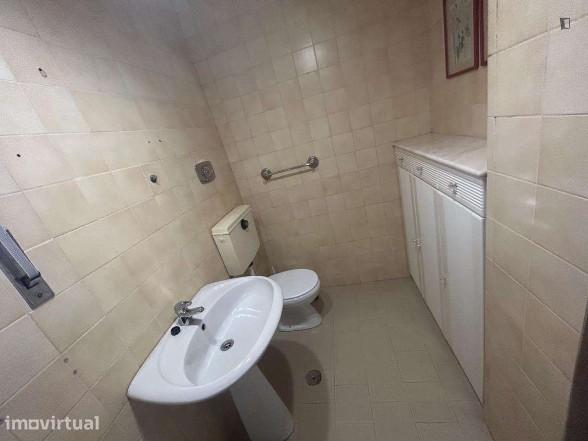 Quarto - localizado em Sé de Braga e São Lázaro Braga - Grande imagem: 5/11