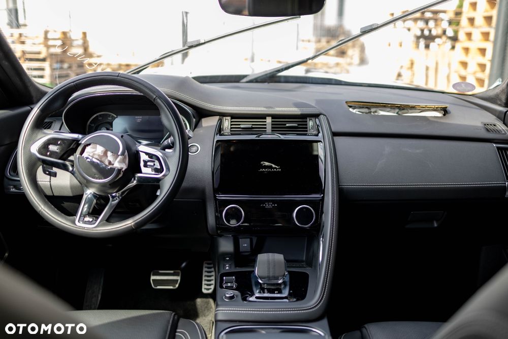 Jaguar E-Pace P250 AWD R-Dynamic Black - 12