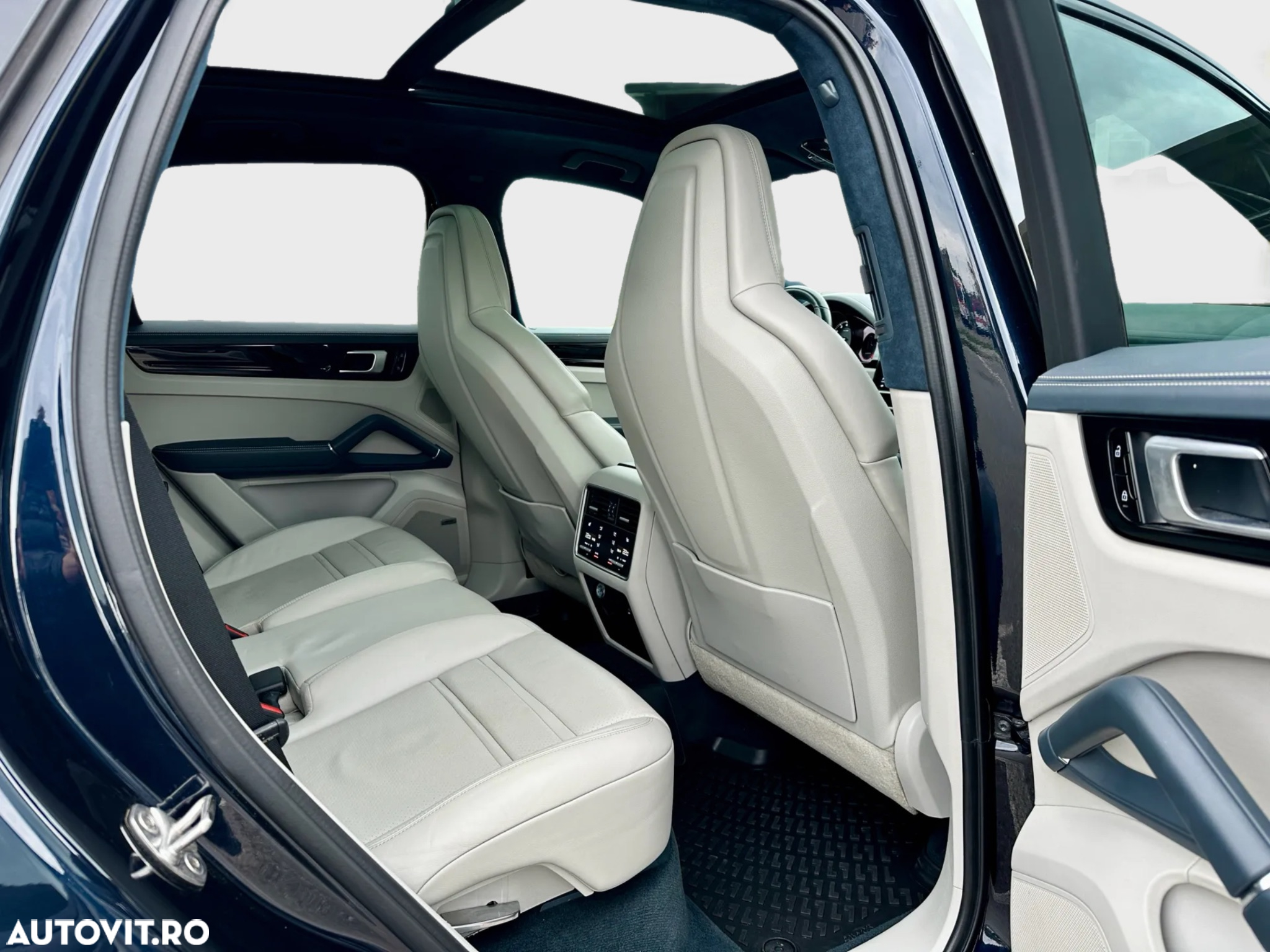 Porsche Cayenne - 10