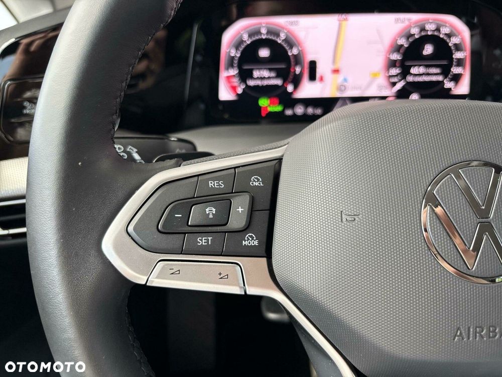 Volkswagen Golf - 28