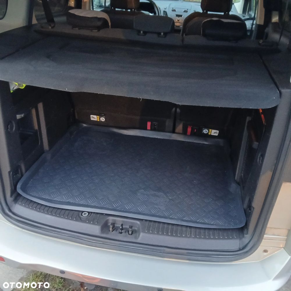 Ford Tourneo Courier 1.6 TDCi Titanium - 11