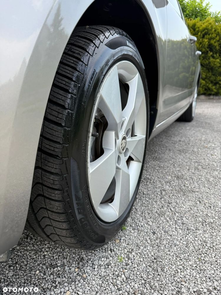 Skoda Octavia 2.0 TDI SCR Style DSG - 9