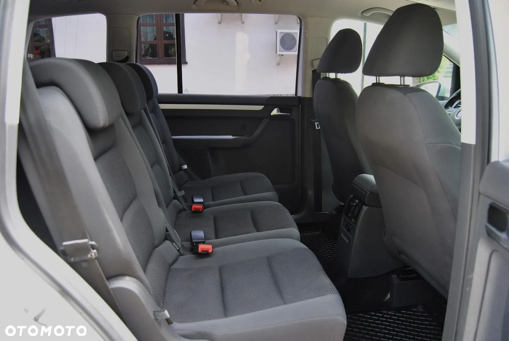 Volkswagen Touran 1.6 TDI DPF STYLE - 8