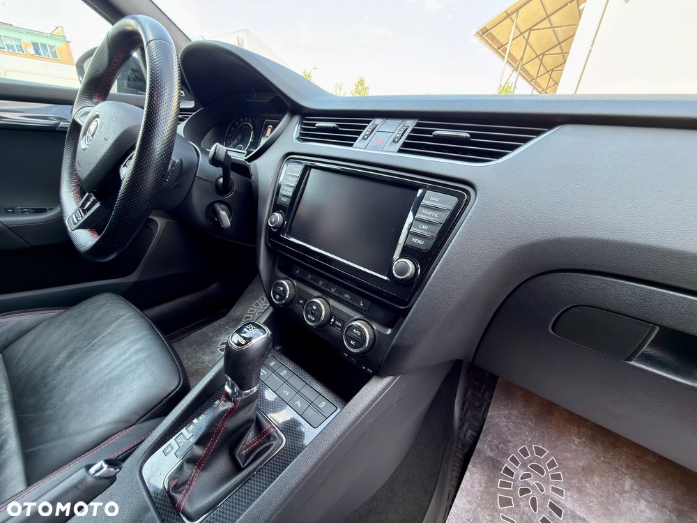 Skoda Octavia 2.0 TDI DSG RS - 8
