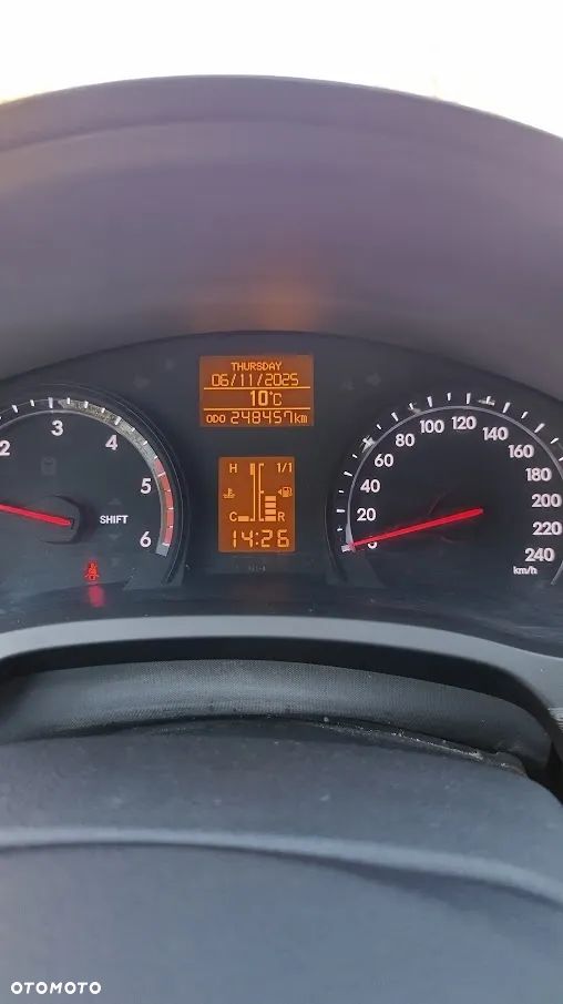 Toyota Avensis Combi 2.0 D-4D - 4