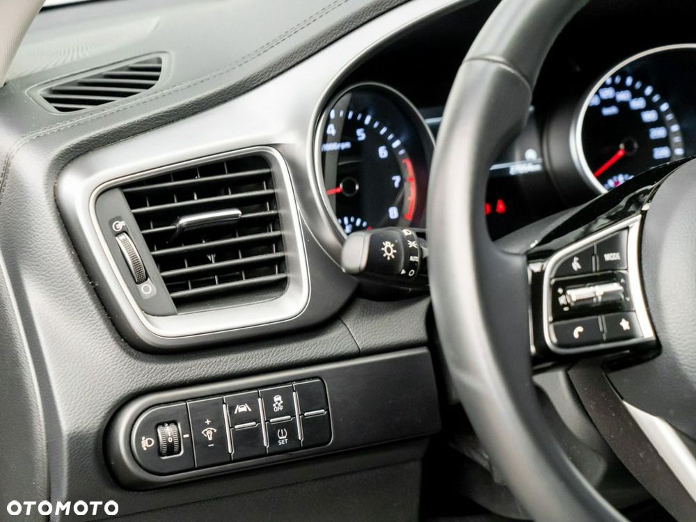Kia XCeed 1.5 T-GDI M - 24