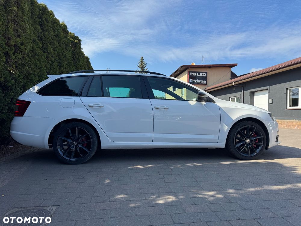 Skoda Octavia 2.0 TDI DSG RS - 8