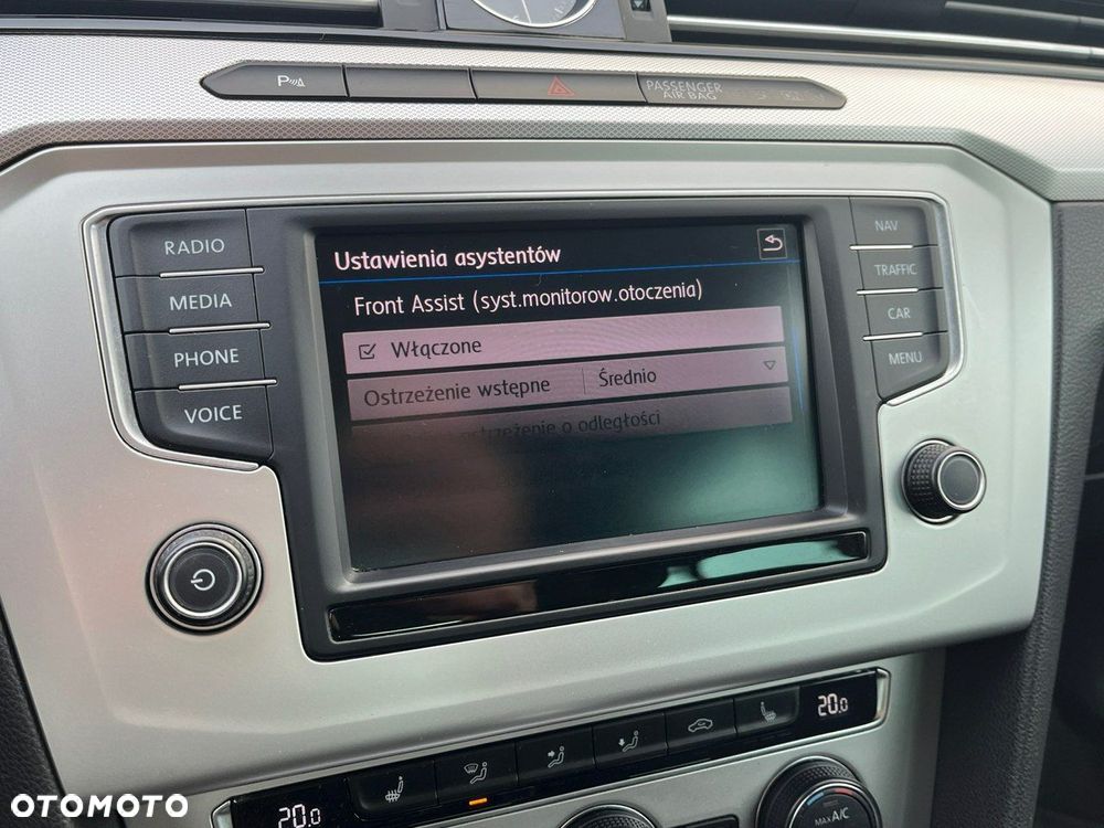 Volkswagen Passat - 26