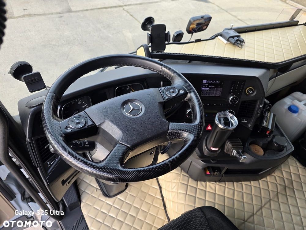 Mercedes-Benz 1835 - 3