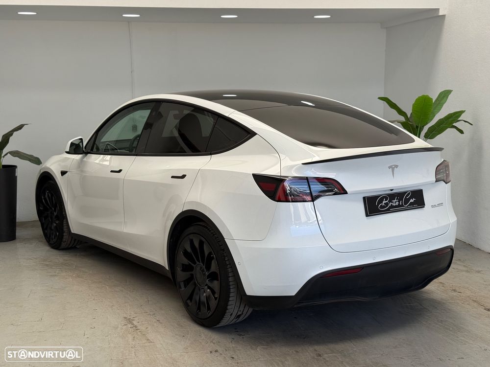 Tesla Model Y Performance Dual Motor AWD - 4
