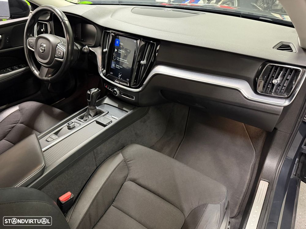 Volvo V60 2.0 D3 Momentum - 16