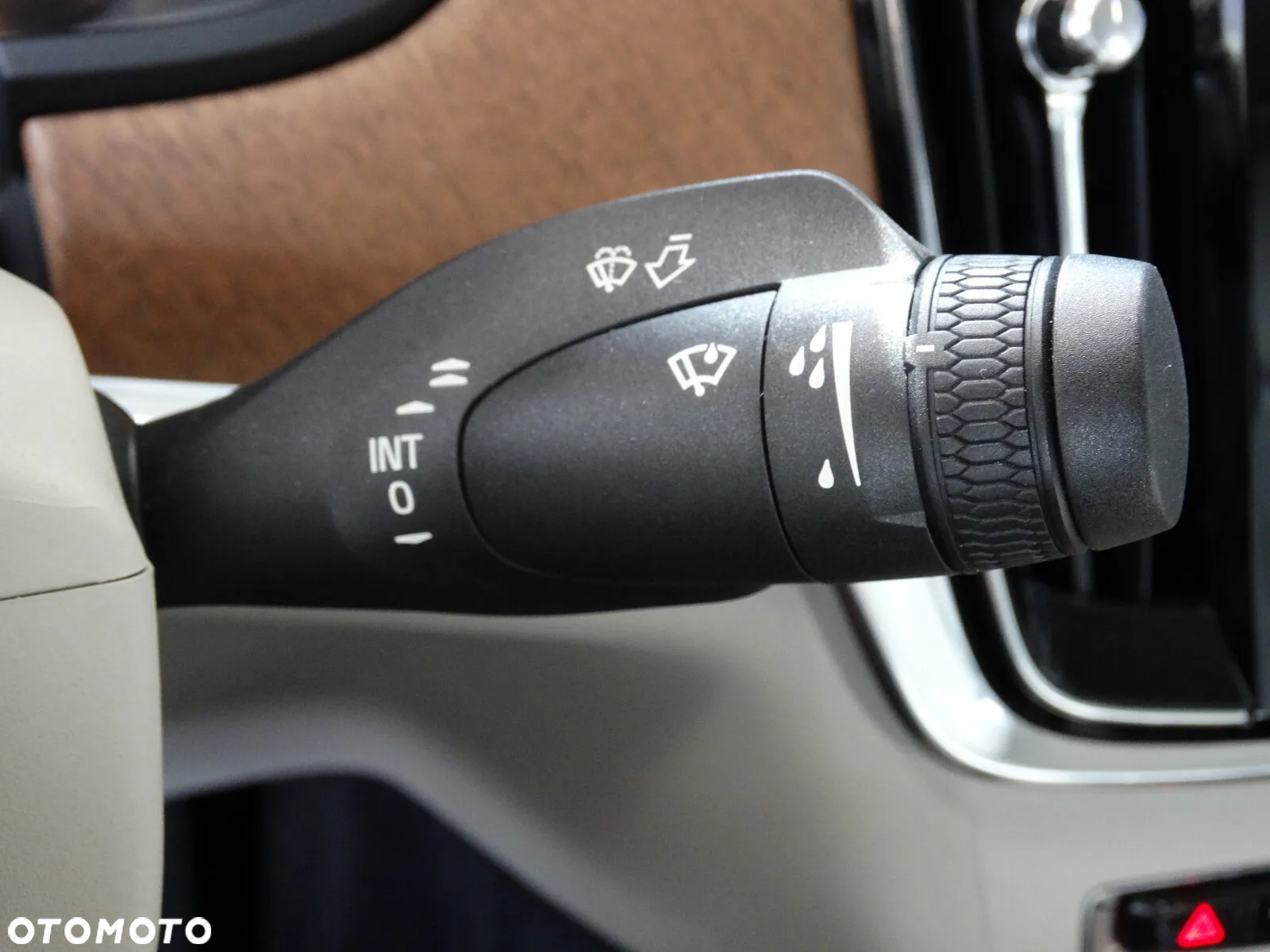 Volvo S90 T4 Momentum Pro - 34