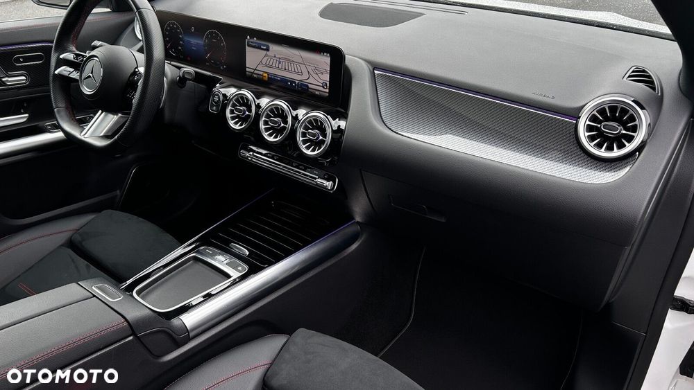 Mercedes-Benz GLA 200 AMG Line - 23