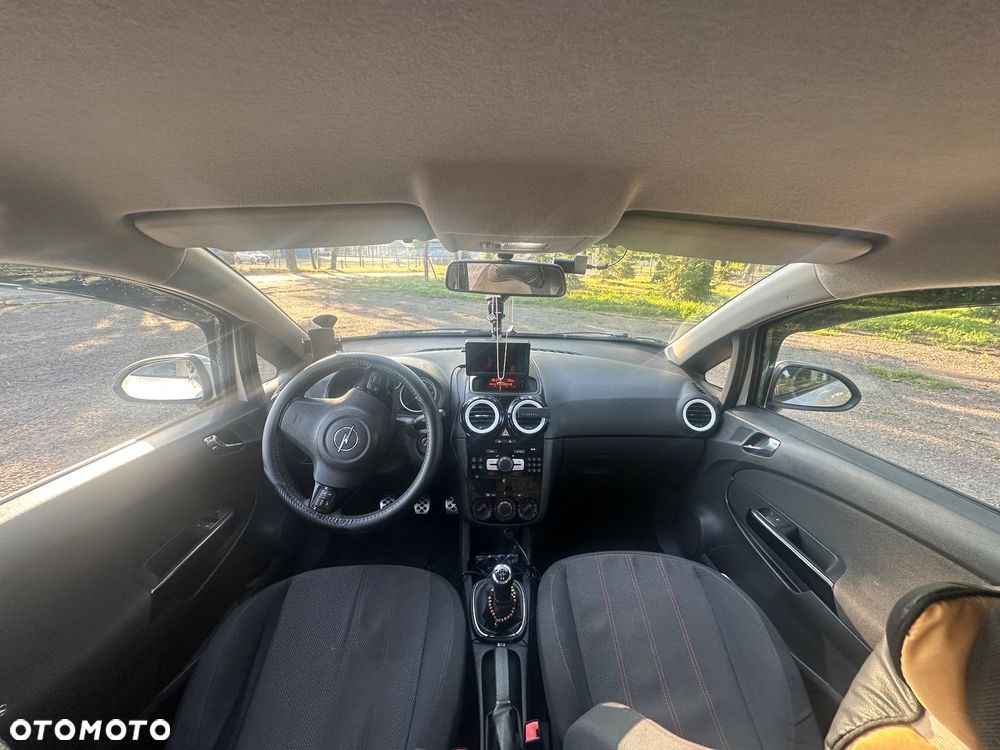 Opel Corsa 1.4 16V Sport - 12