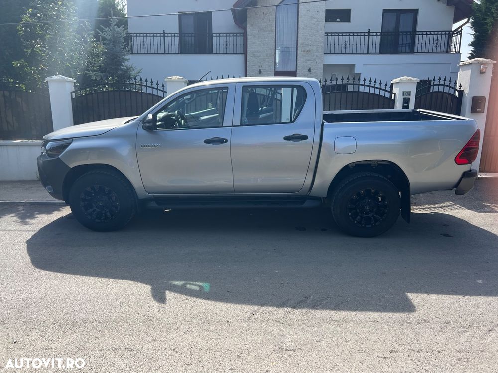 Toyota Hilux 4x4 Double Cab M/T Comfort - 9