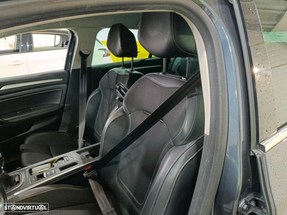 Renault Mégane Sport Tourer 1.5 Blue dCi Intens - 6