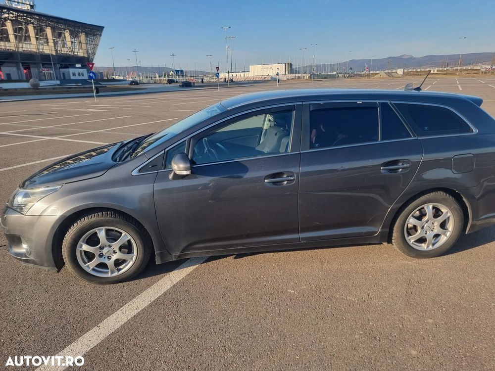 Toyota Avensis 2.0 D-4D Executive - 2