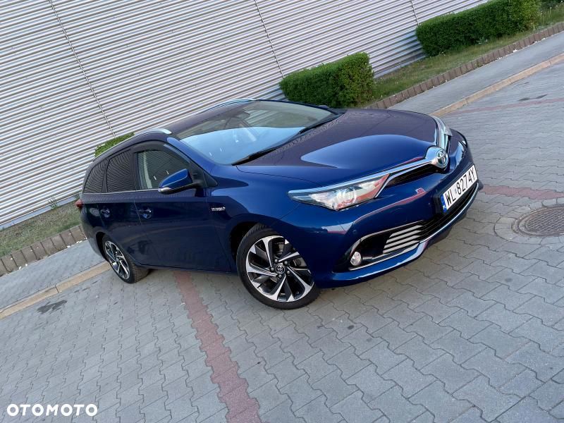 Toyota Auris 1.8 HSD Luna - 2