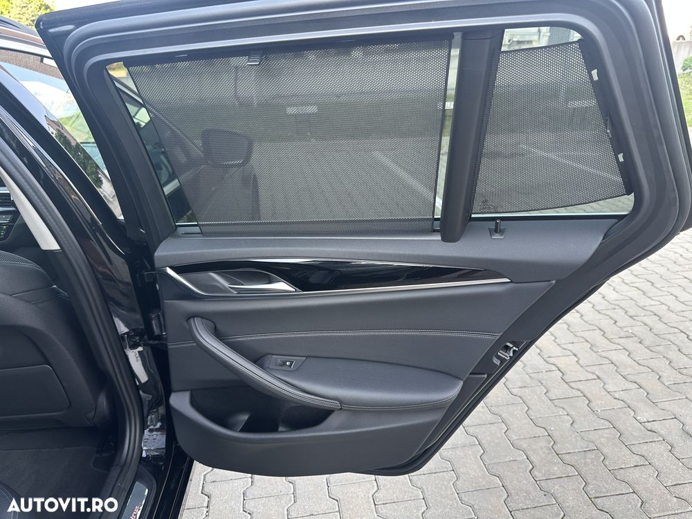 BMW Seria 5 530i xDrive Touring Aut. Sport Line - 19