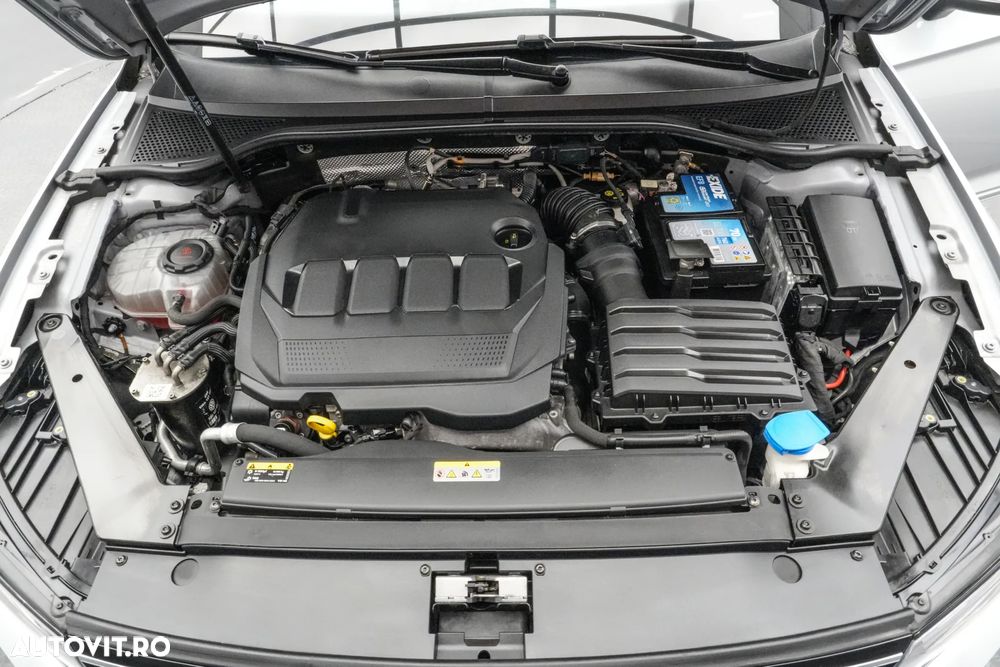 Volkswagen Passat 2.0 TDI DSG Comfortline - 23